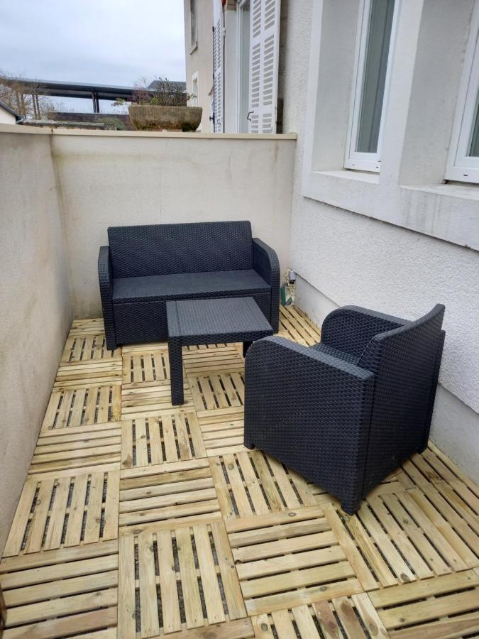 Avec Terrasse En Calme A Dijon. Appartement